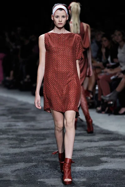 Look 19